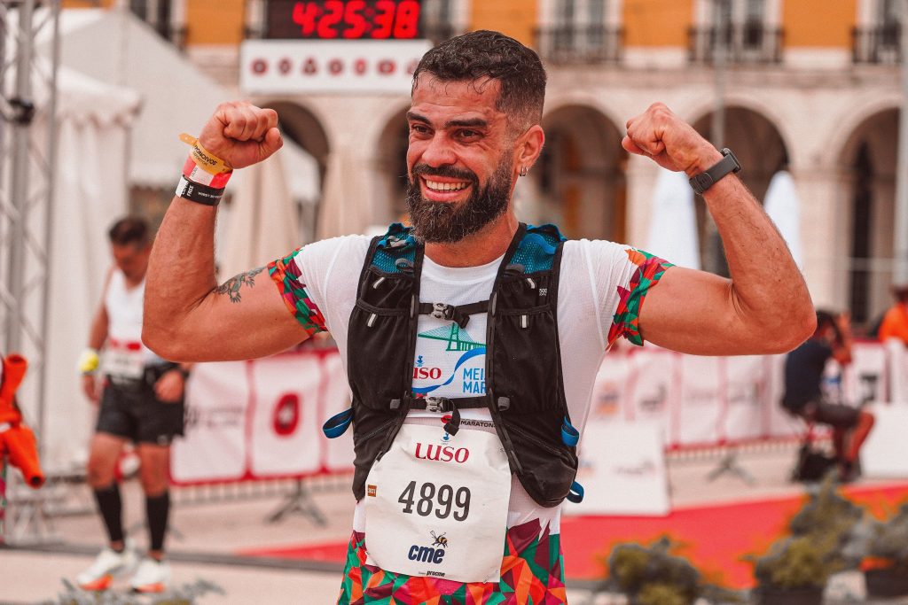 Maratona e Meia Maratona de Lisboa 2026: horários, dorsais, partida, transportes e ritmos